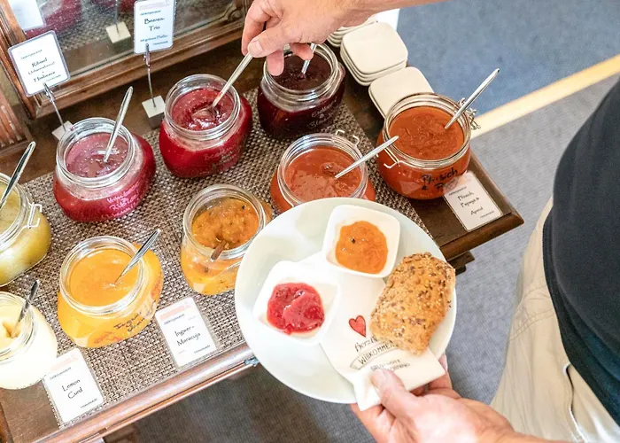 B&B only: Hotel-Pension Am Siegestor