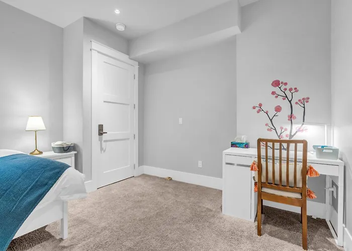 West Cozy Retreat By Host Launch
