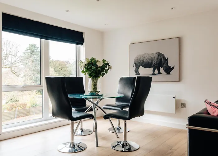 Dog friendly hotels Charlecote House