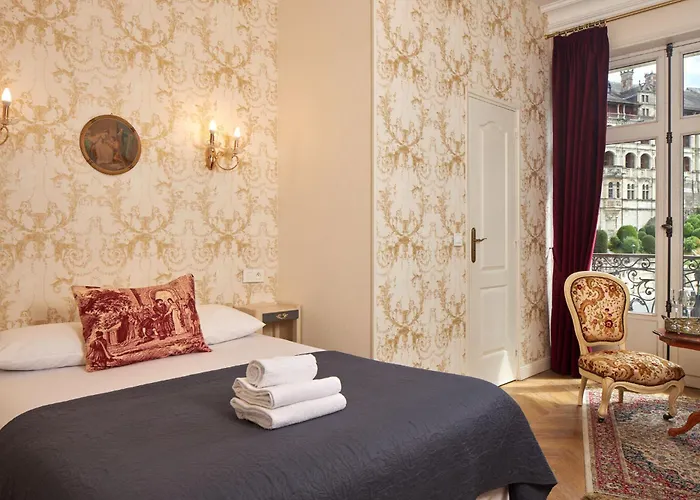 Hôtel De France Et De Guise