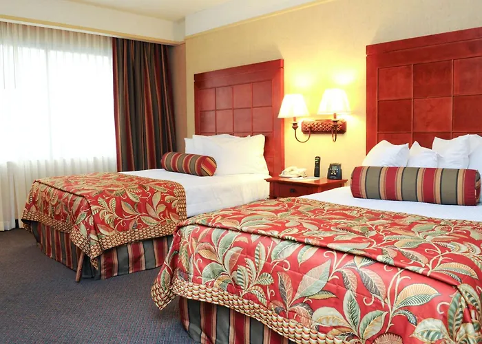Hotel near College: Embassy Suites San Antonio Airport