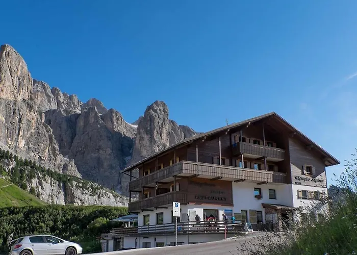  Alpin & Restaurant Frara
