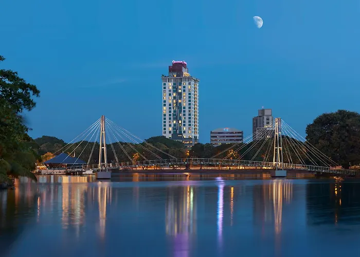 Hotel Am Cinnamon Red Colombo