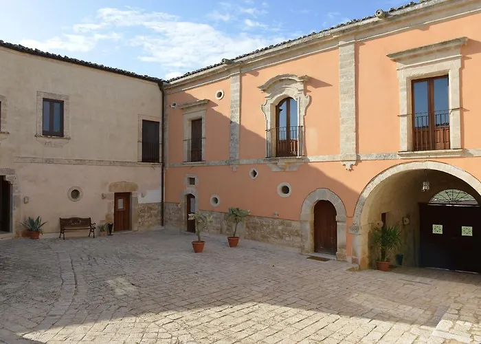 Villa con piscina: Relais Cimillà B&B