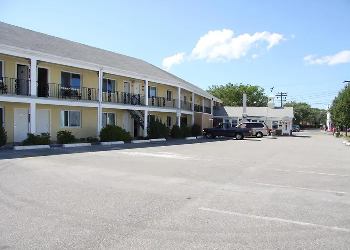 Motel: Cape Cod Inn