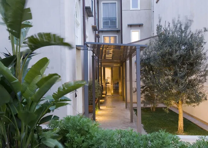Ucciardhome Hotel