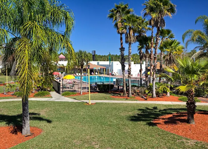 Hotels with pool Seralago & Suites Main Gate East