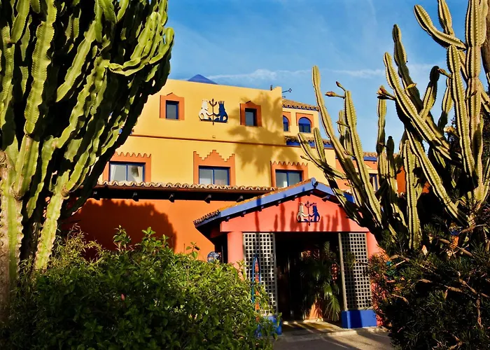 Cheap hotel: Beach Hotel Dos Mares