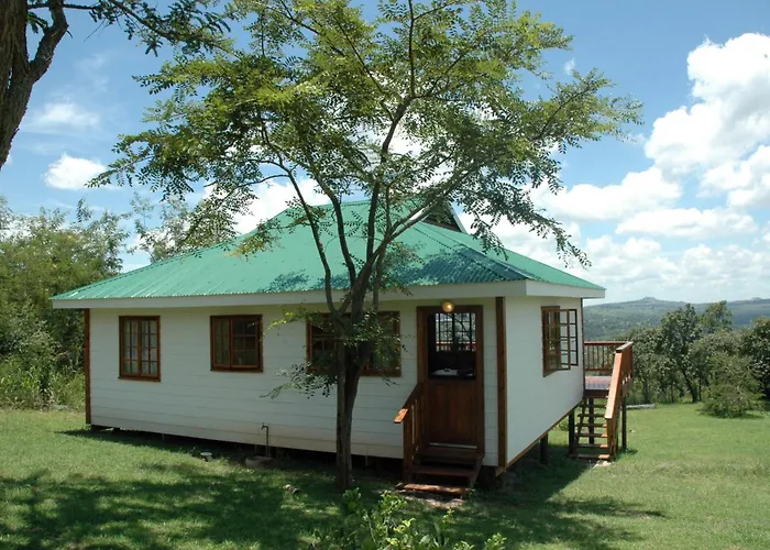 Airport Hotel: White House Lodge
