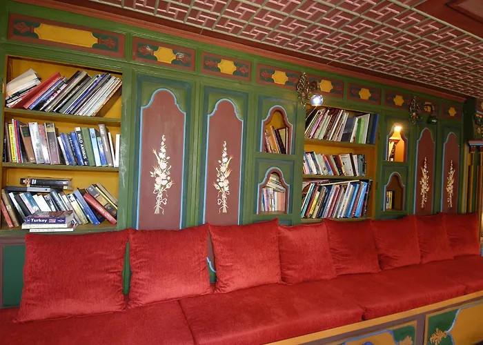 Hotel near College: Kybele Hotel