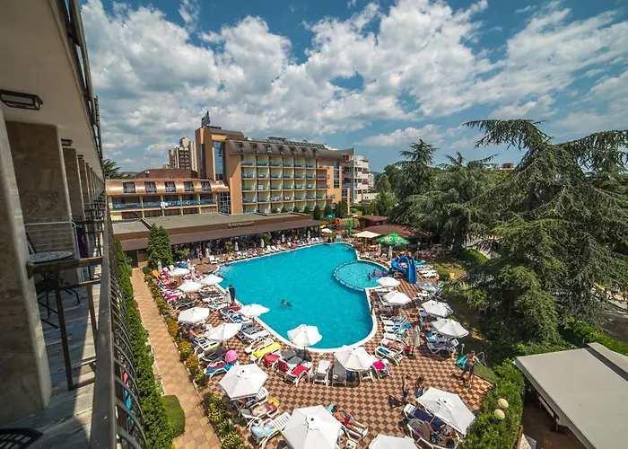 Hotel mit Pool: Hotel Baikal