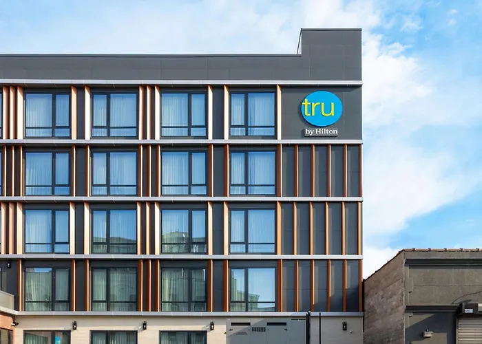 Family resorts Tru By Hilton Brooklyn