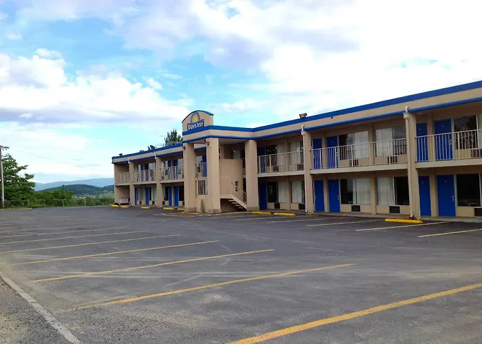 Motel: Days Inn By Wyndham Staunton