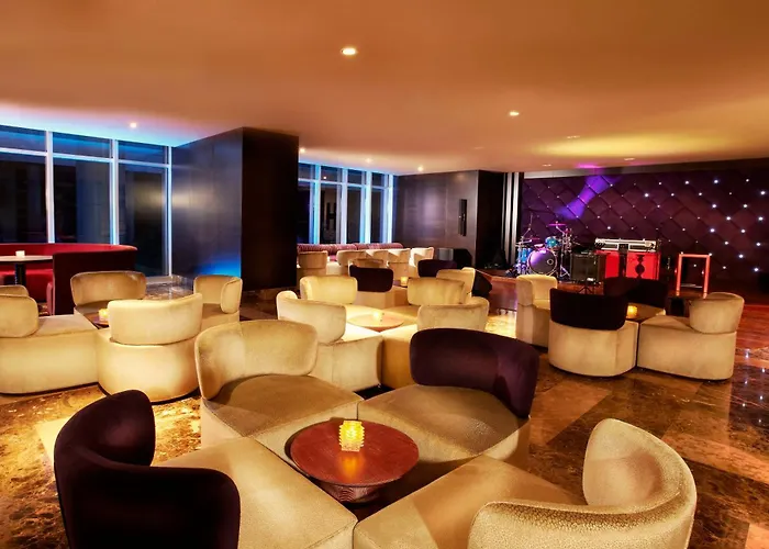 Central hotel: Megapolis Hotel Panama