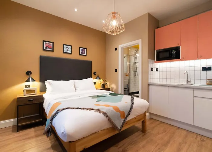 Hotel: Room2 London Hammersmith Townhouse