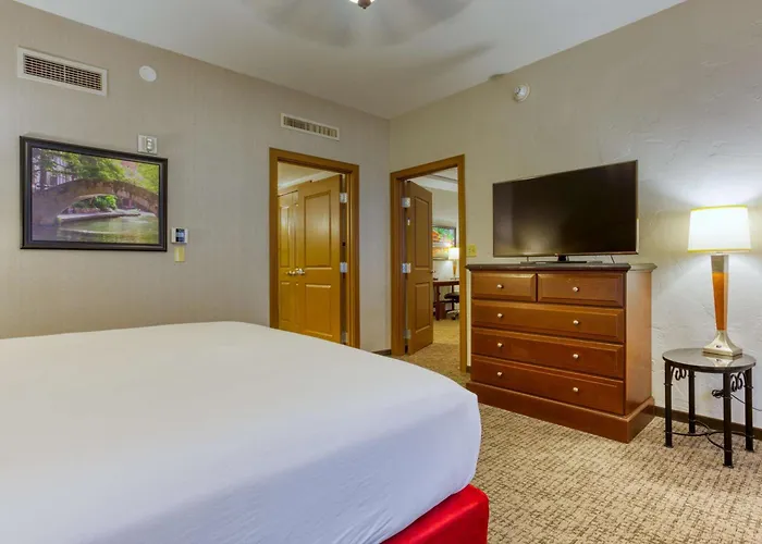 Drury Plaza Hotel San Antonio Riverwalk