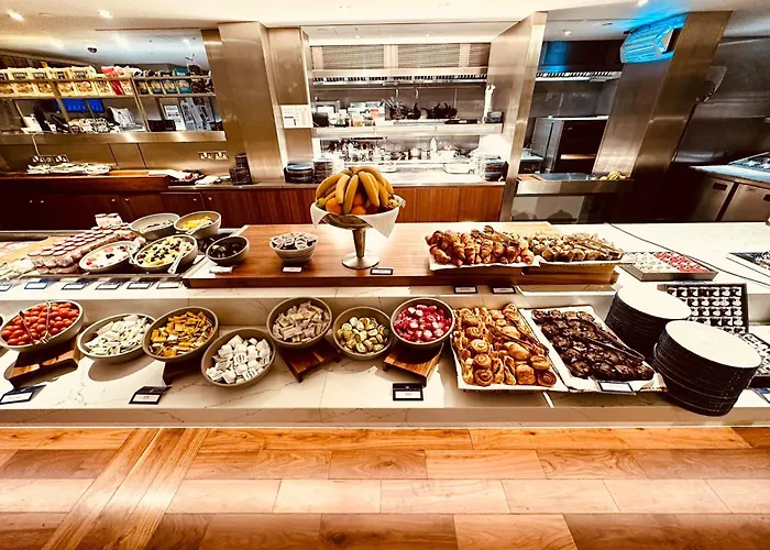 Rochester Hotel By Blue Orchid