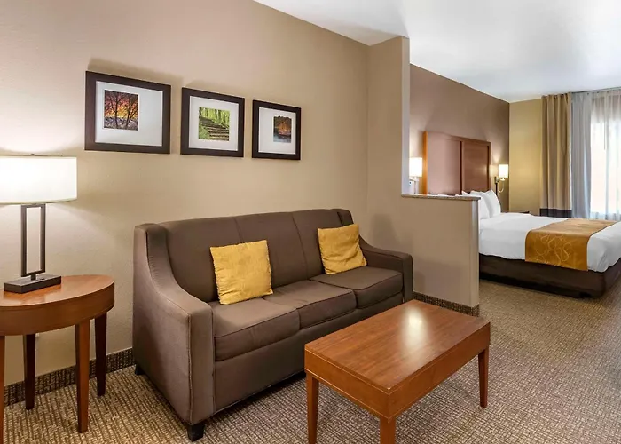 Comfort Suites Coralville I-80