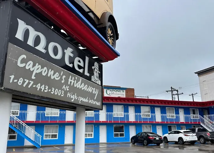 Motel: Capone'S Hideaway Motel