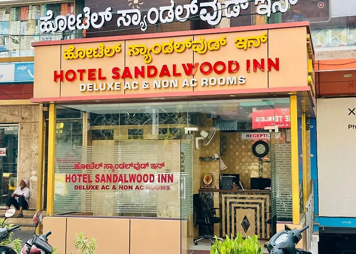 Central hotel: Hotel Sandalwood Inn - Rooms And Spa