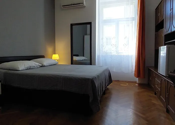 Ping Pong hotel: Central Jardin Guest House Split