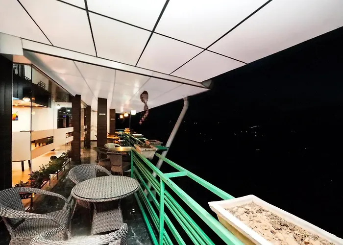 An Resort Mashobra !! Balcony View Rooms !! Parking !! Open Terrace !! Playing Zone !! Free Bonfire