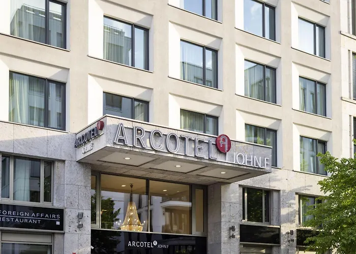 Arcotel John F