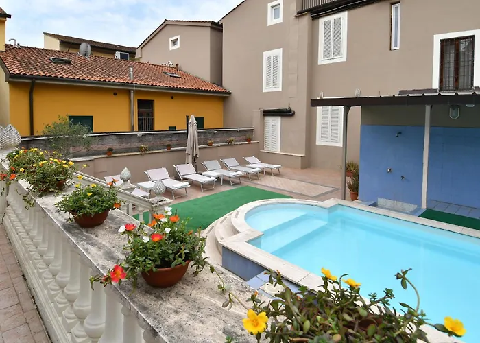 Hotel Con Piscina Innocenti
