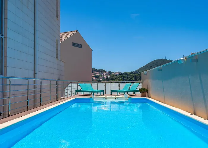 Hotel with view: Berkeley Hotel