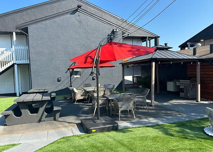 Cheap hotel: Coast Courtenay Hotel