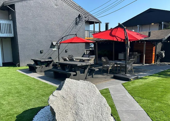 Cheap hotel: Coast Courtenay Hotel