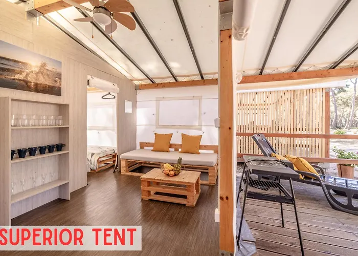 Albergo centrale: Glamping Tents | Losinj | Camp Cikat