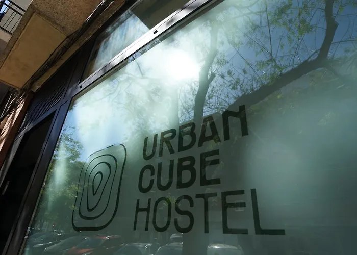 Luchthavenhotel: Urban Cube Hostel Sevilla
