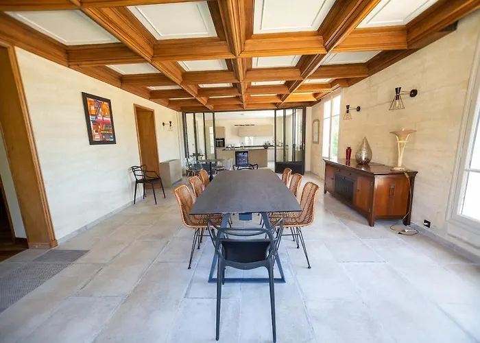 Les Frenes En Provence-Château Zen