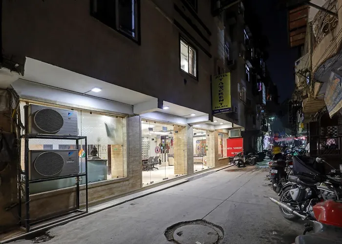 Cheap hotel: Hotel Tashkent Palace - Budget Friendly, Near R K Ashram Metro Station