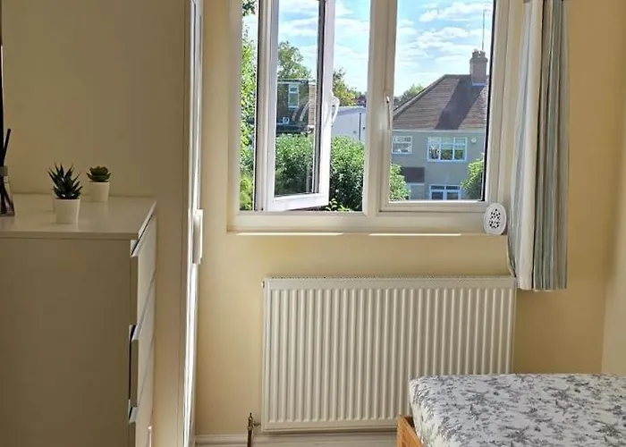 The Hostels Private Rooms Near Hither Green Station