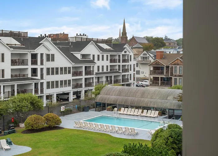 Cheap hotels Club Wyndham Newport Onshore