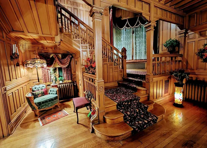 Alexander Mansion Bed And Breakfast