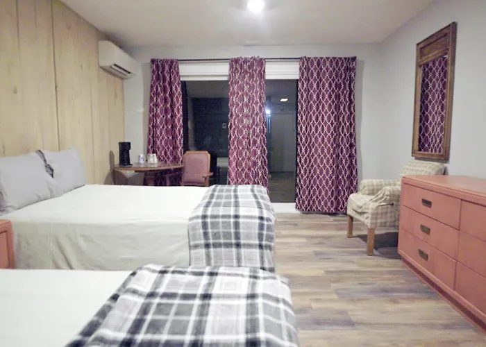 Pinnacle Lodge