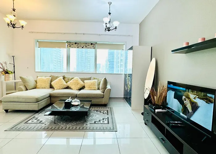 Guest house: Private Rooms In 3 Bedroom Apartment Skynest Homes Marina Pinnacle