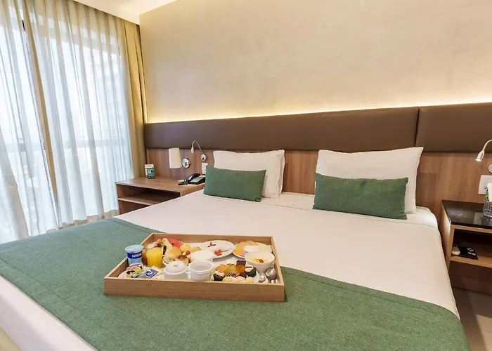 Hotel: Athos Bulcão Hplus Executive
