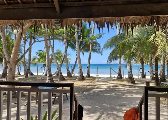 White Hat El Nido