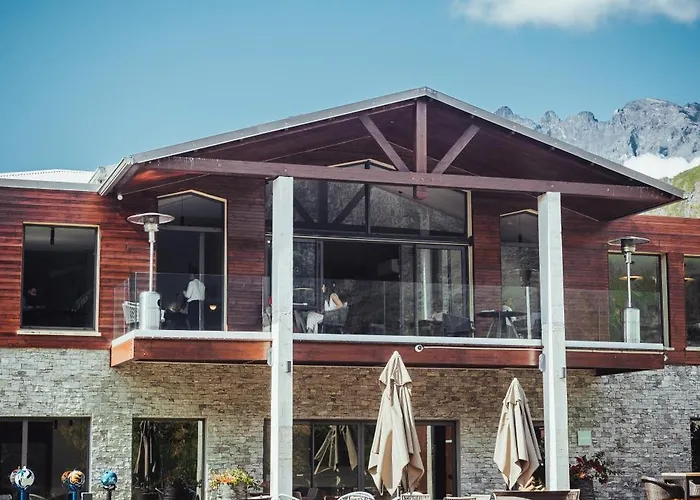 Sarana Hotel & Spa