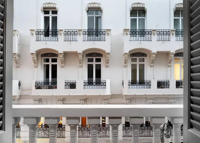 Palacio Santa Clara, Autograph Collection