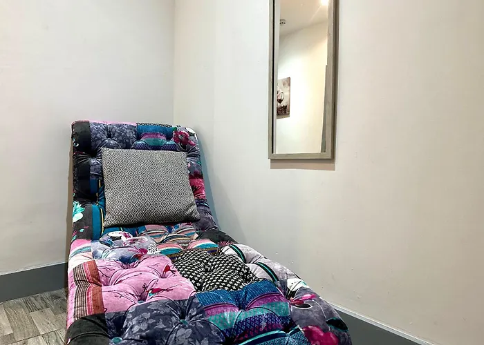 Hotel near College: Winter Gardens Service Apartments 2 By Blackpool Service Apartments