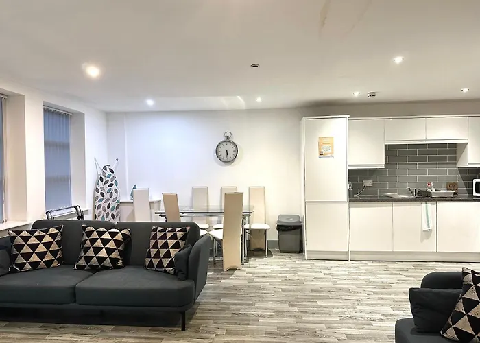 Hotel near College: Winter Gardens Service Apartments 2 By Blackpool Service Apartments