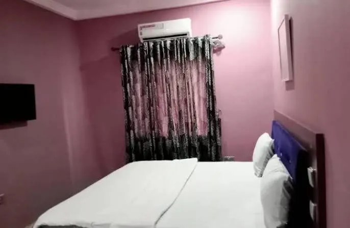 Cheap hotel: Fibis Hotel