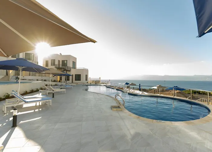Diamond Palm Hotel & Resort
