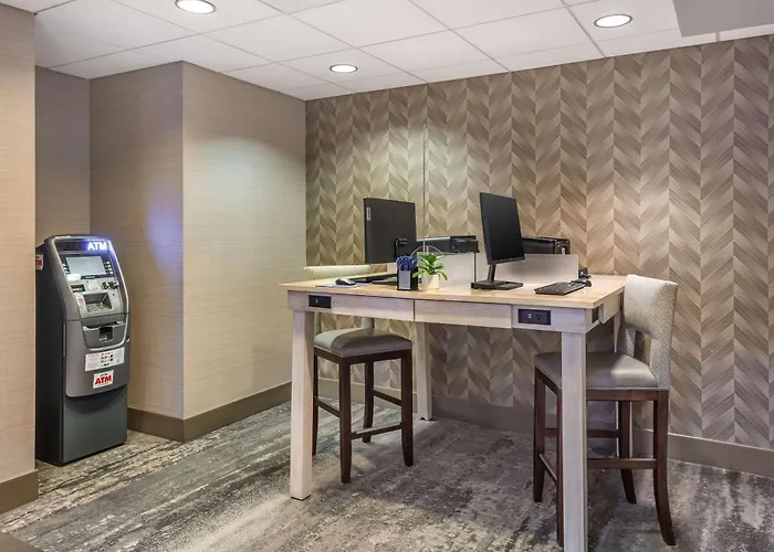 Comfort Inn & Suites Logan International Airport
