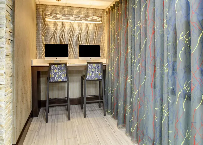 Pet Friendly hotel: Clarion Pointe Biltmore Village